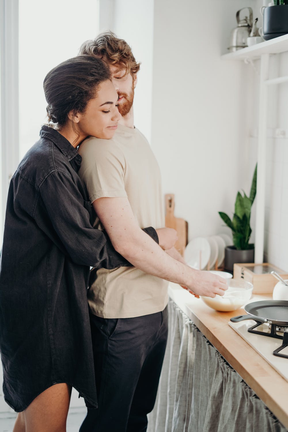 Keeping the Romance Alive When You Travel a Lot for Work